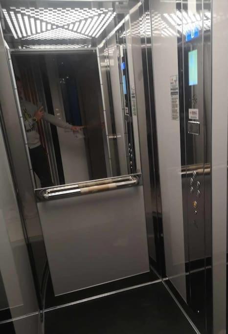 Luxurious 4Th Floor Apartment With Elevator أليكسانثيربوليس المظهر الخارجي الصورة